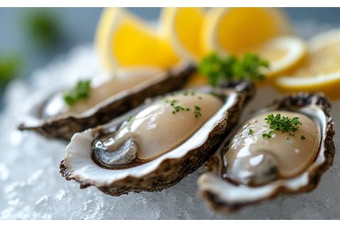 氷上に盛り付けられた新鮮な牡蠣